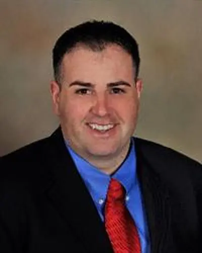 Thomas Machin headshot