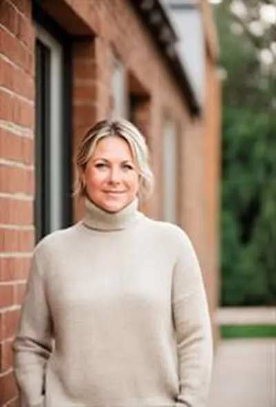 Tara Froehlich headshot