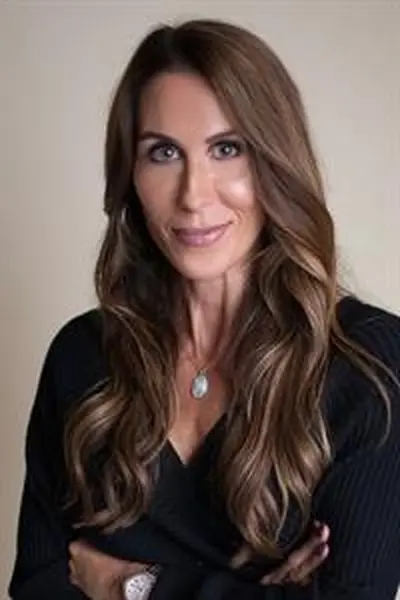 Jennifer Paredes headshot