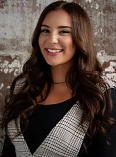 Amanda Leeb headshot