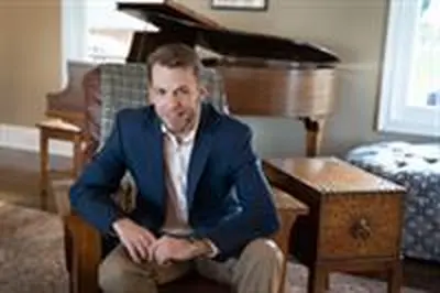 Christopher Meroles headshot