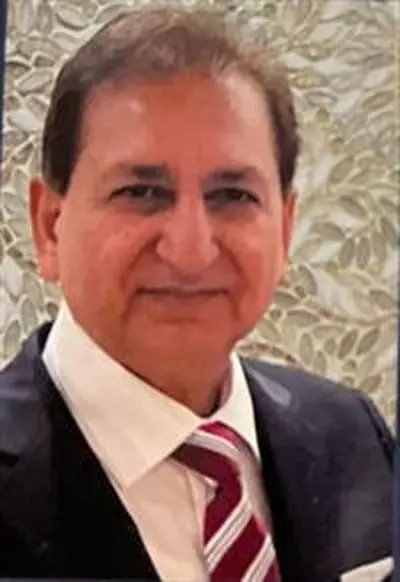 Pran Dhawan headshot