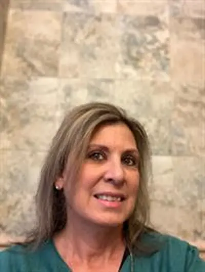 Lisa Ferrara headshot