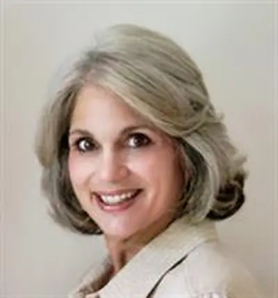 Donna Healy headshot