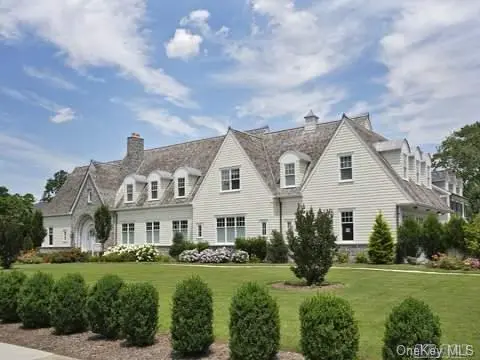 Photograph of 33 Cathedral Avenue
