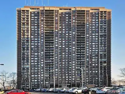 Photograph of 27110 Grand Central Parkway