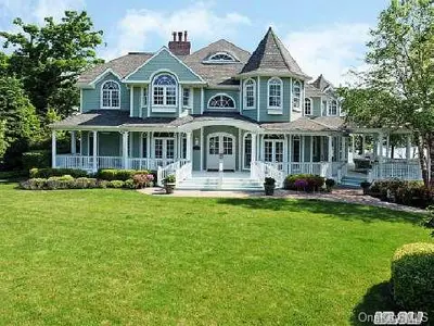 Photograph of 10 Tinker Bluff Court