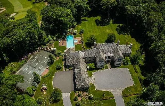 Photograph of 246 Piping Rock Road