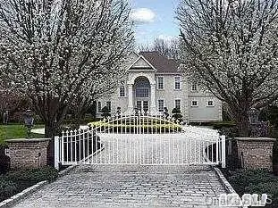 Photograph of 1 Fox Meadow Lane