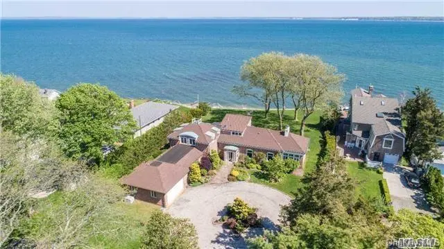 Photograph of 1357 Peconic Bay Boulevard
