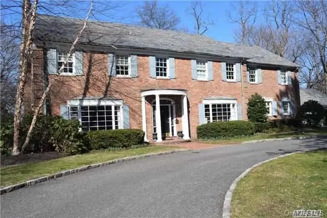 Photograph of 256 Huntington Bay Road