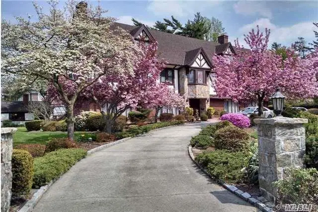 Photograph of 31 Cathedral Avenue