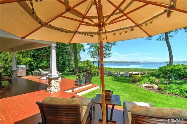 Photograph of 915 Lakeside Drive