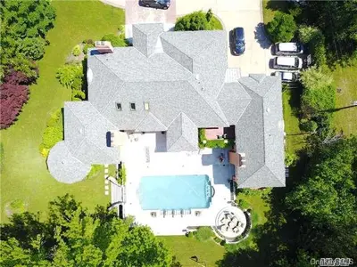 Photograph of 25 Lake Road