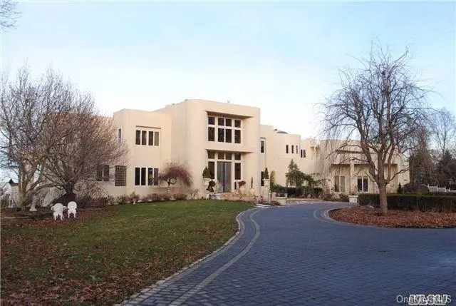 Photograph of 157 Cliff Road