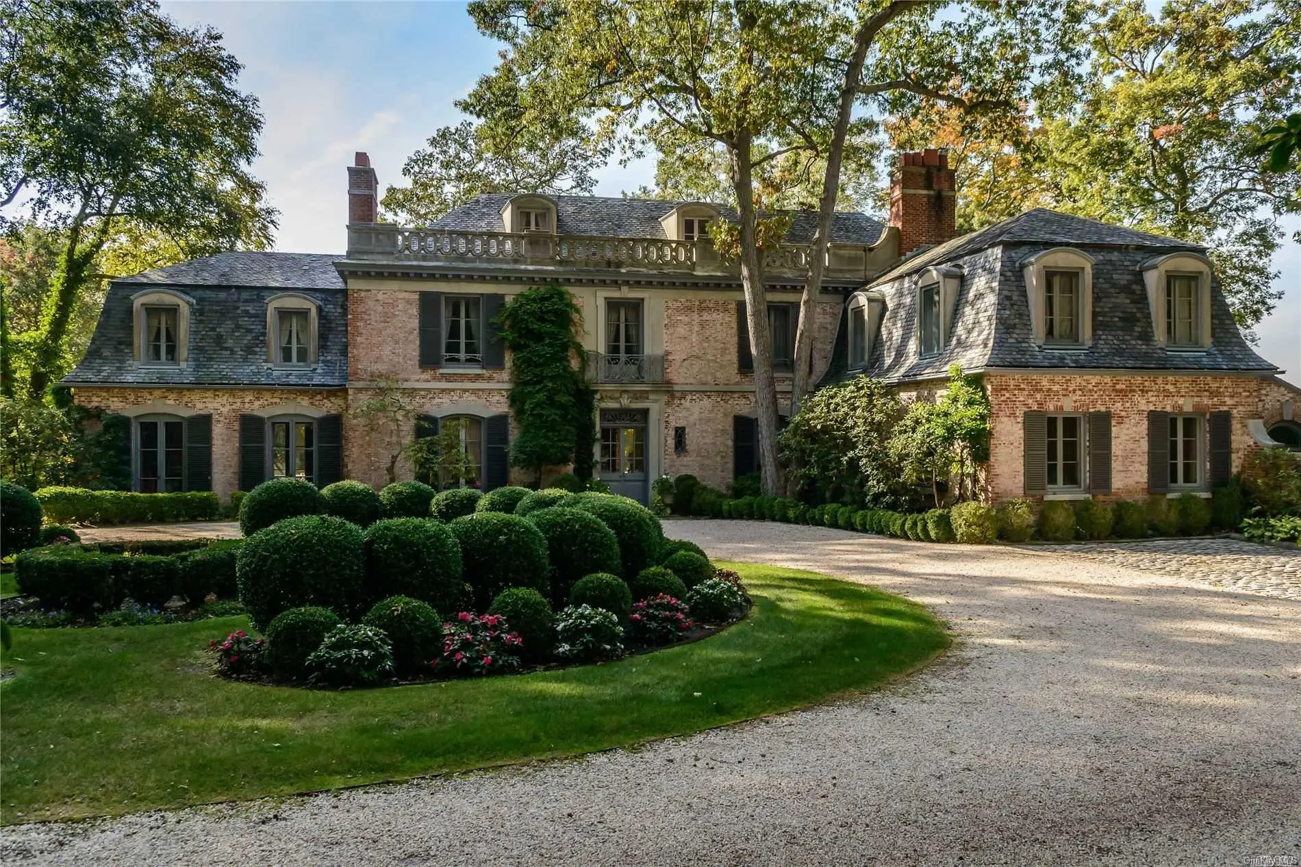 Photograph of 469 Woodbury Rd