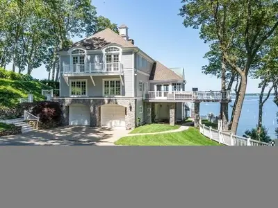 Photograph of 14 Lloydhaven Drive