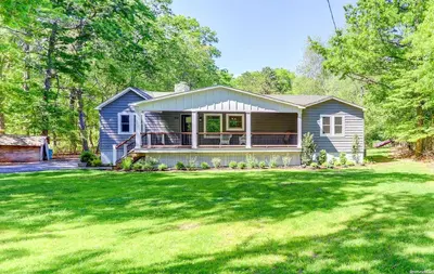 Photograph of 302 River Road