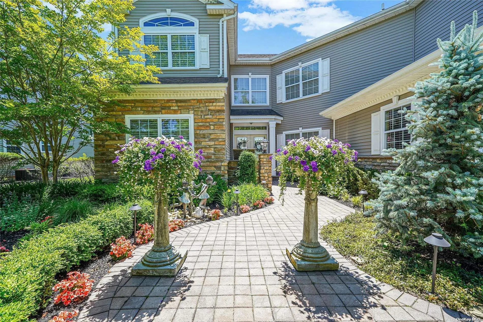 Photograph of 81 Hamlet Drive
