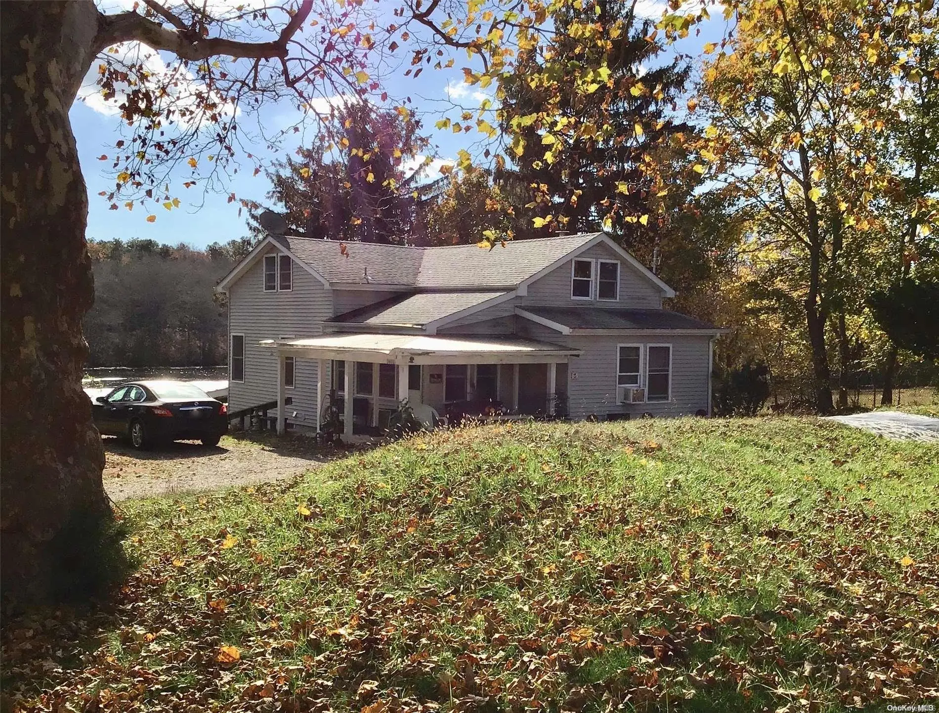 Photograph of 1403 Main Street