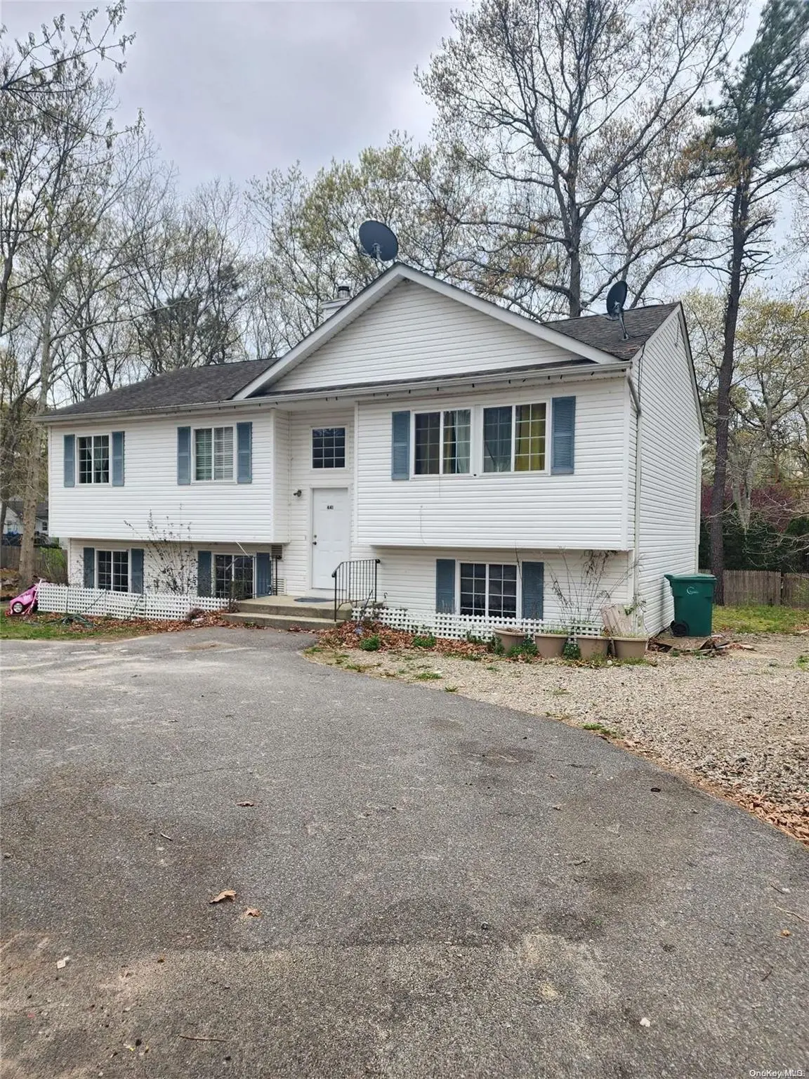 Photograph of 441 Flanders Boulevard