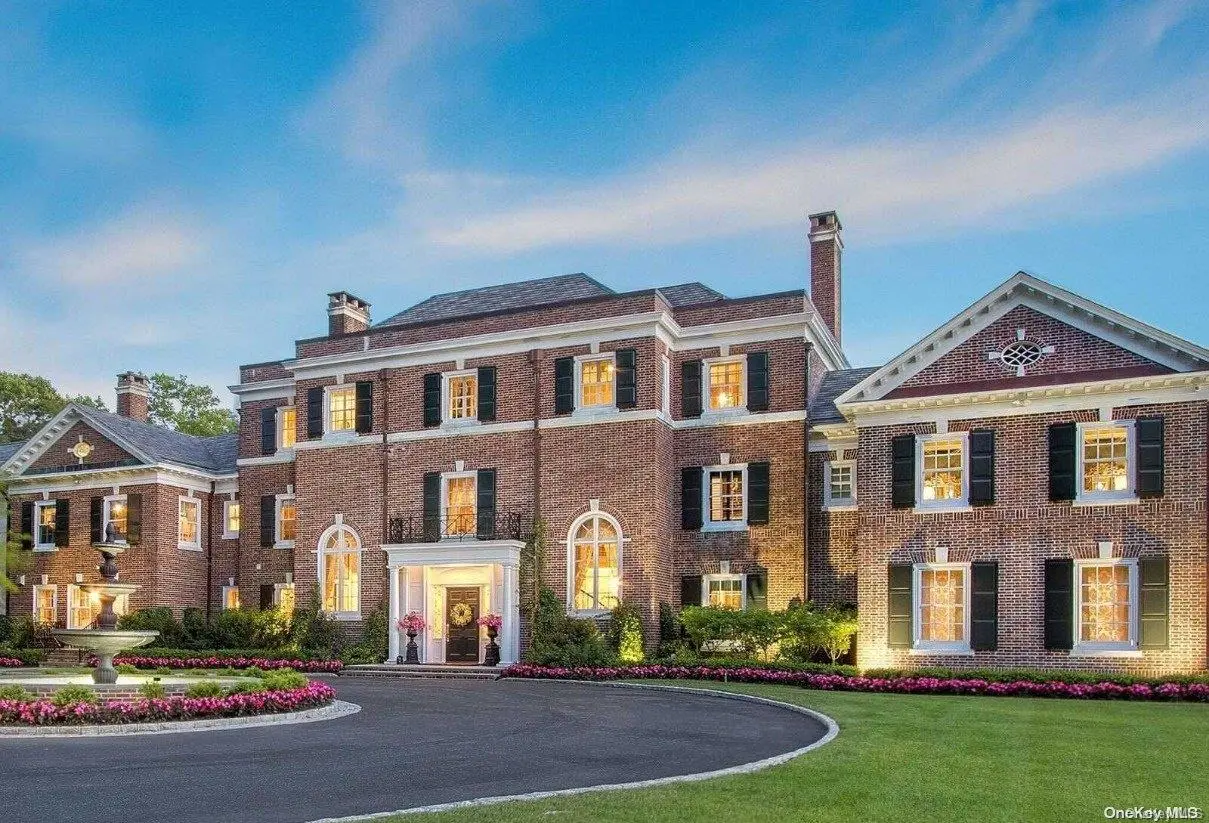 Photograph of 300 Lawrence Hill Road