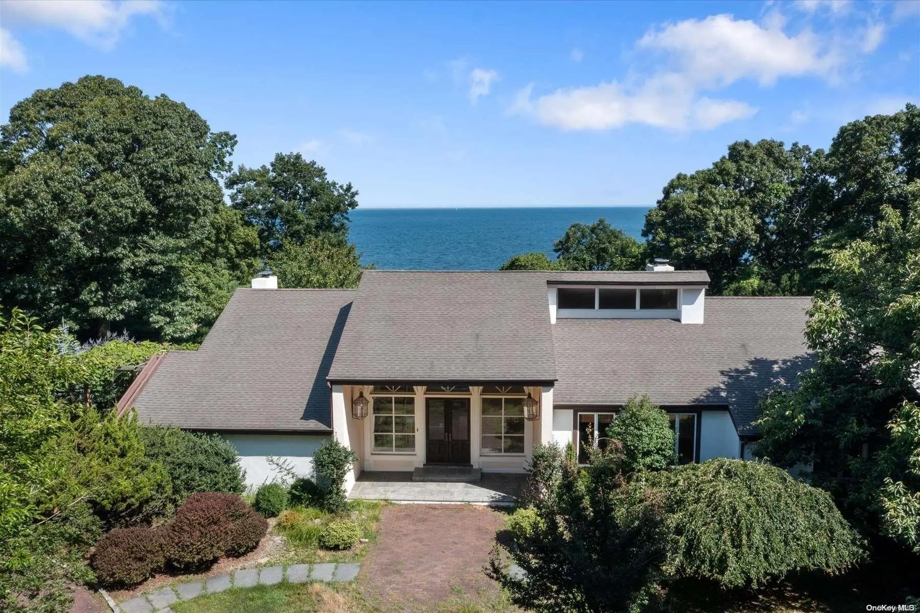 Photograph of 25 Harbor Beach Road