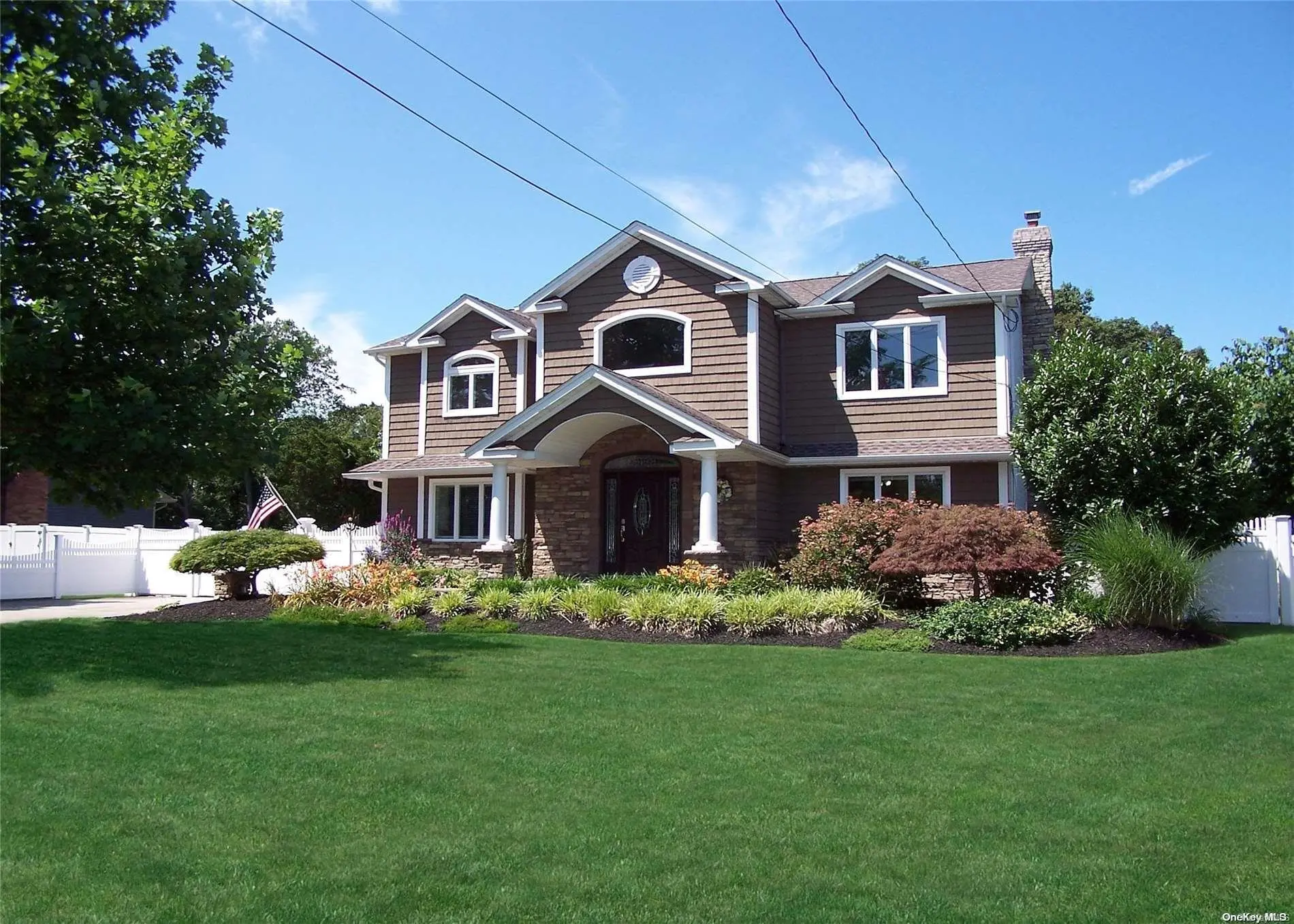 Photograph of 2262 Feuereisen Avenue