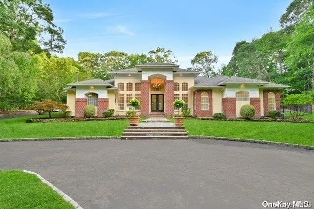 Photograph of 2839 Wading River Road