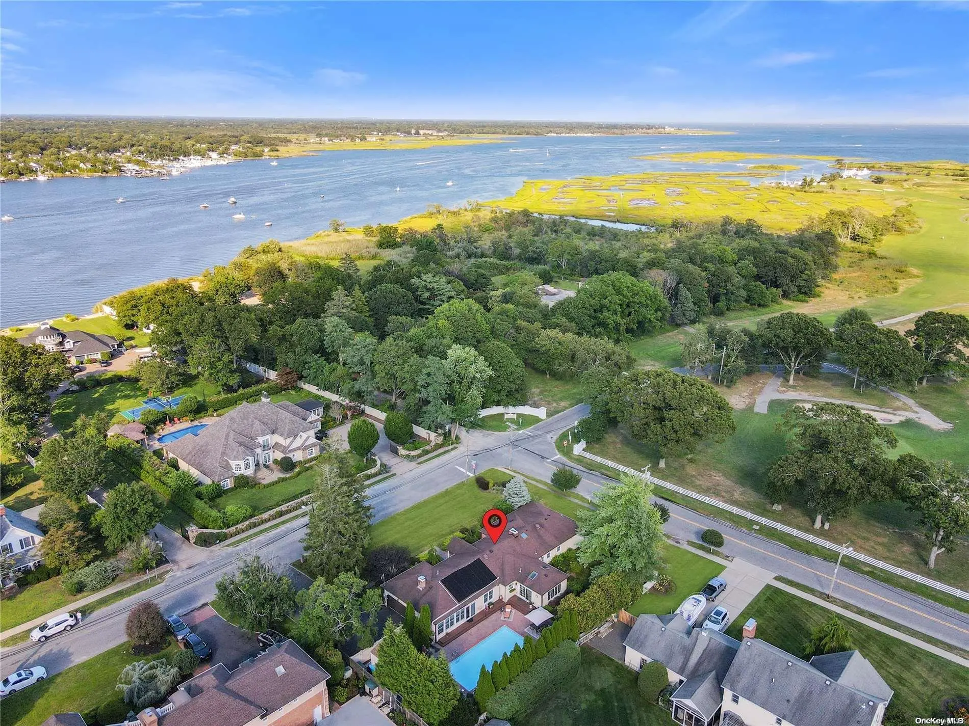 Photograph of 392 Great River Road