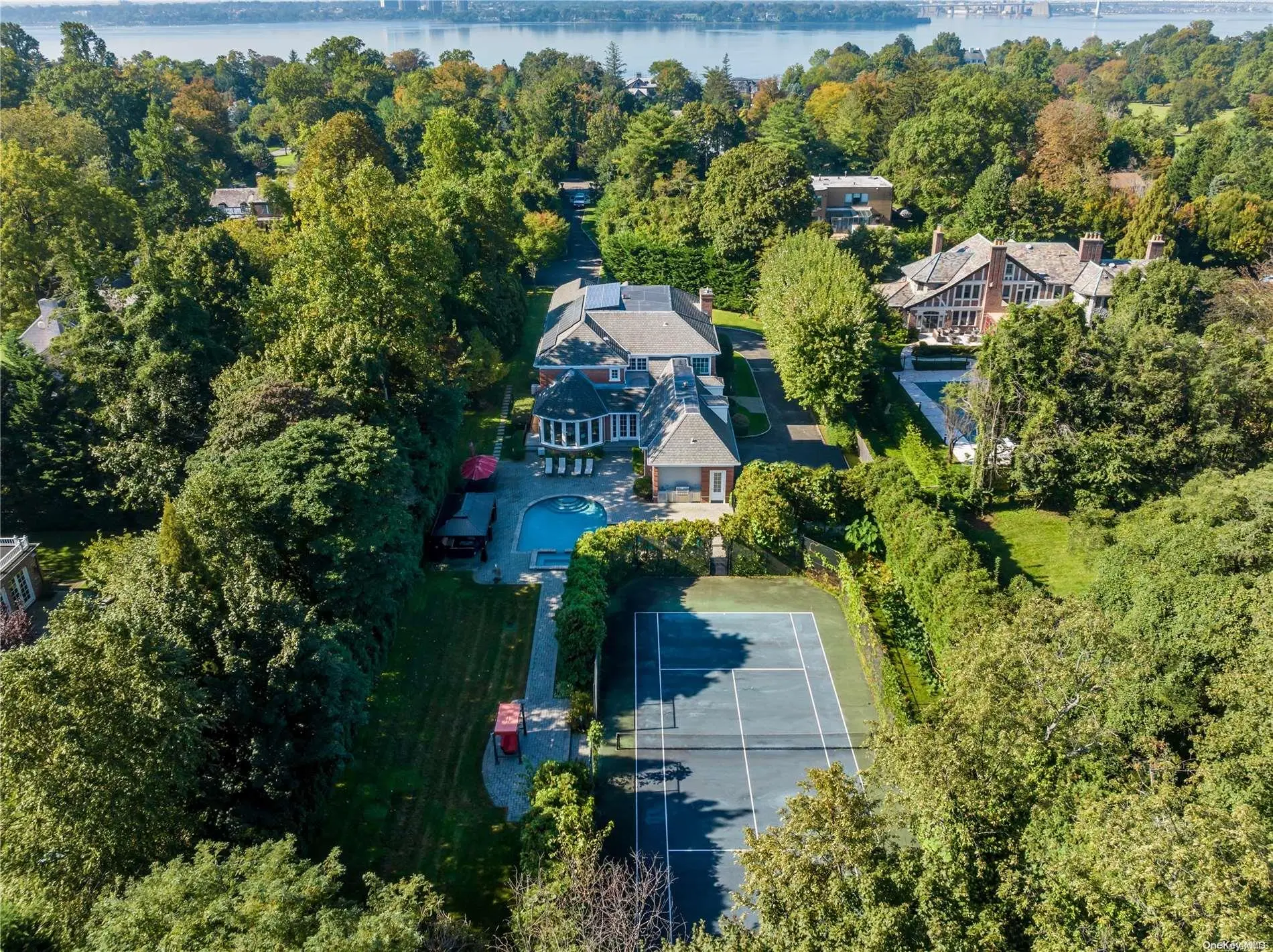 Photograph of 175 Shore Road