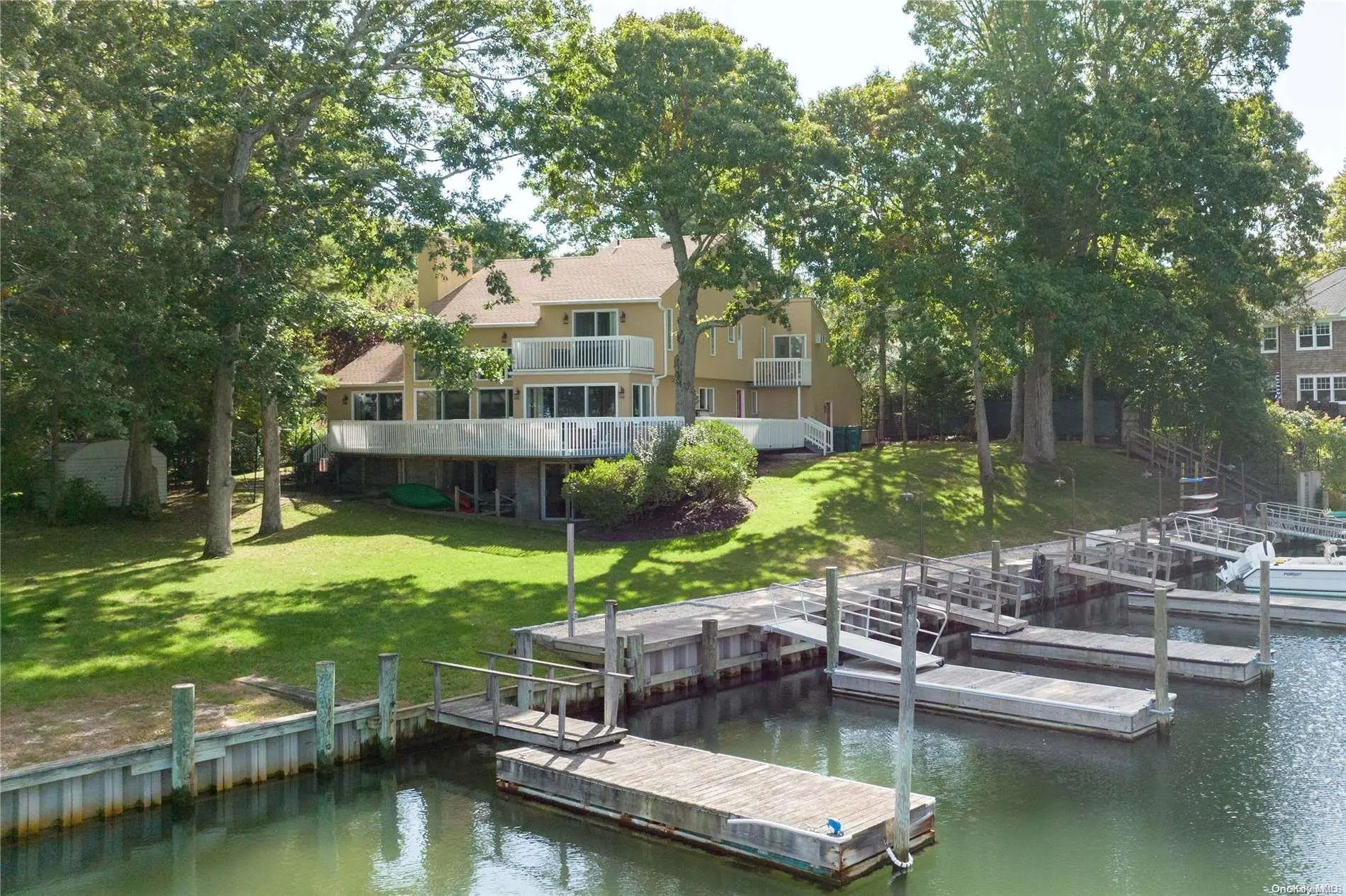 Photograph of 400 Windjammer Drive