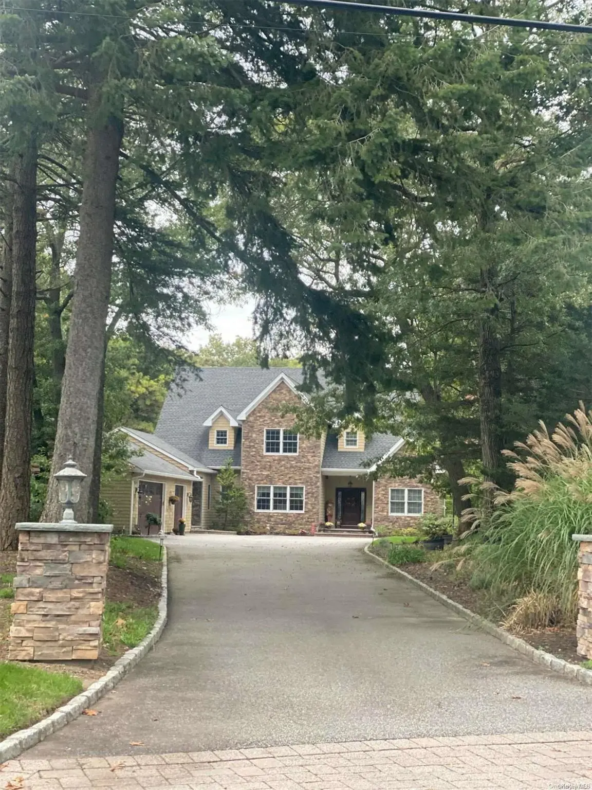 Photograph of 27 Oaklawn Drive