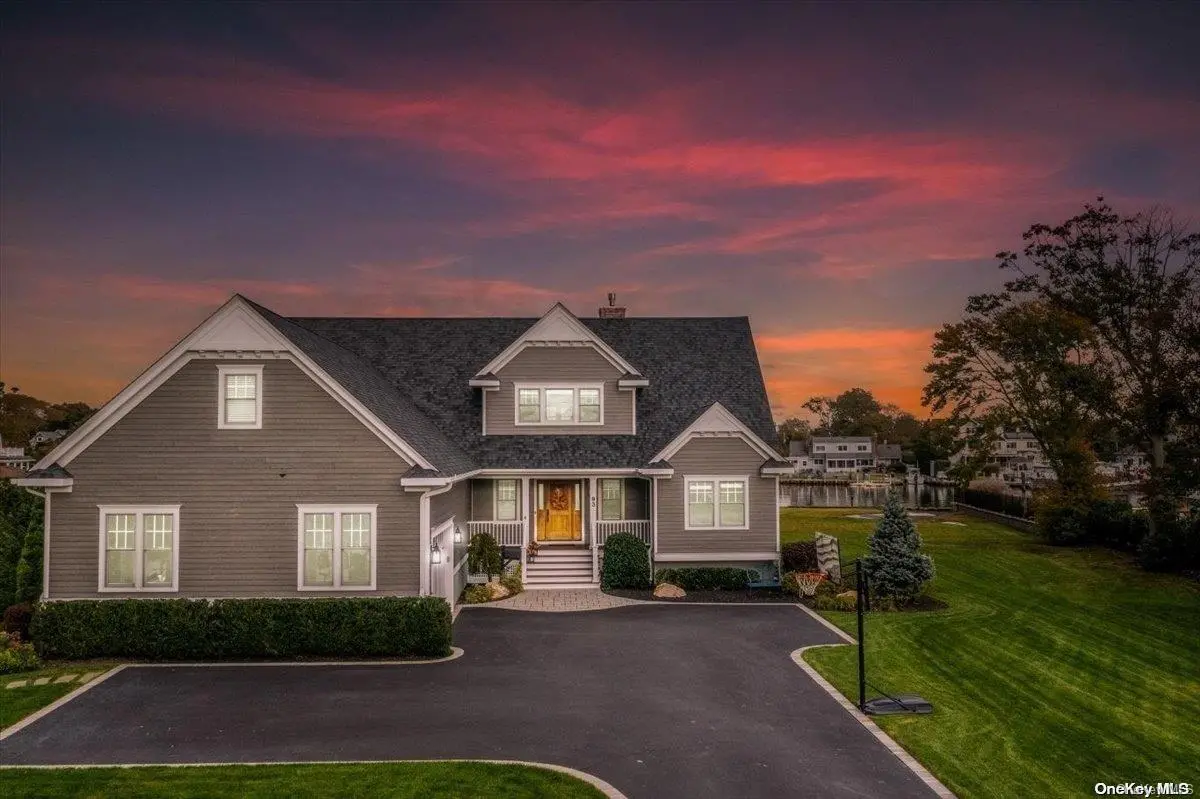 Photograph of 93 Peninsula Drive