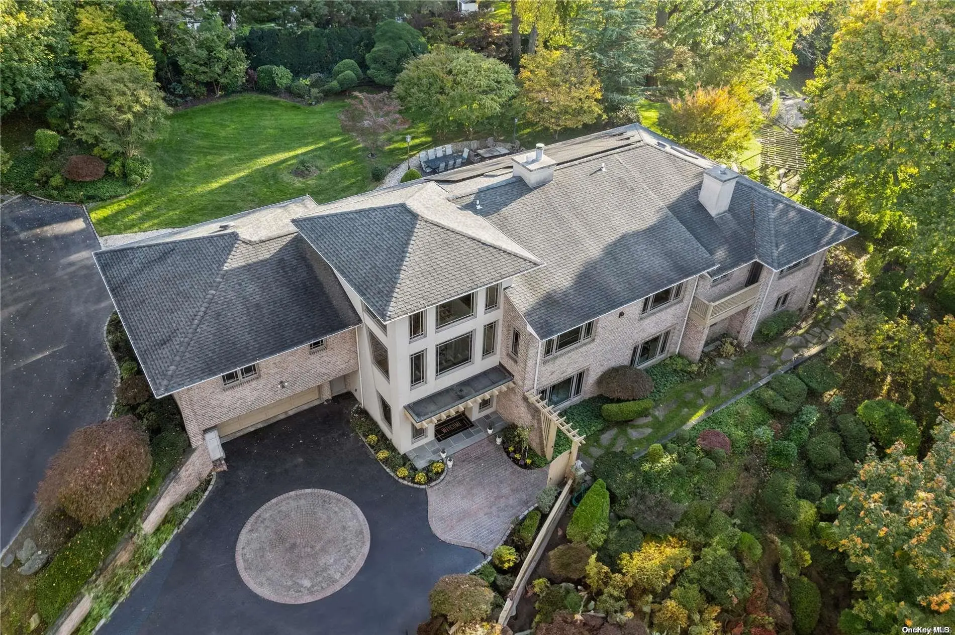 Photograph of 8 Lake Road