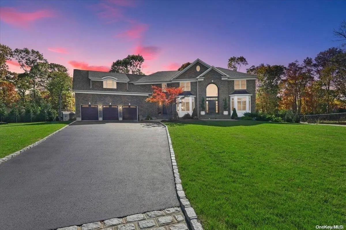 Photograph of 41 Huntting Lane