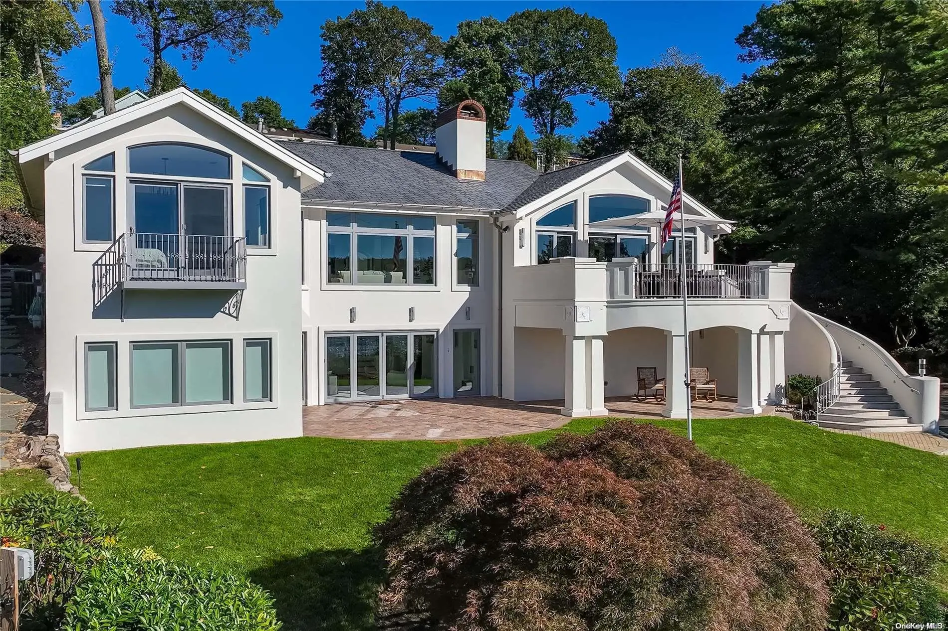 Photograph of 88 Shore Road