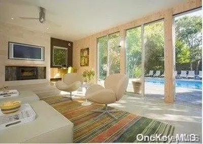 Photograph of 277 Bay Walk
