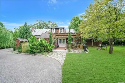 Photograph of 32 Ridge Road