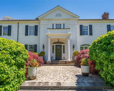 Photograph of 40 Piping Rock Road