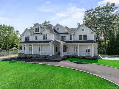 Photograph of 10 Threepence Drive