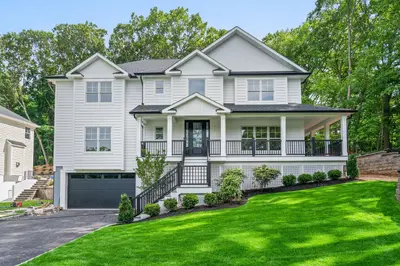 Photograph of 32 Middleville Road