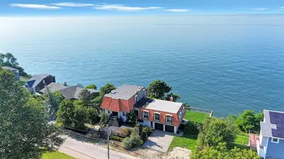 Photograph of 129 Shore Drive