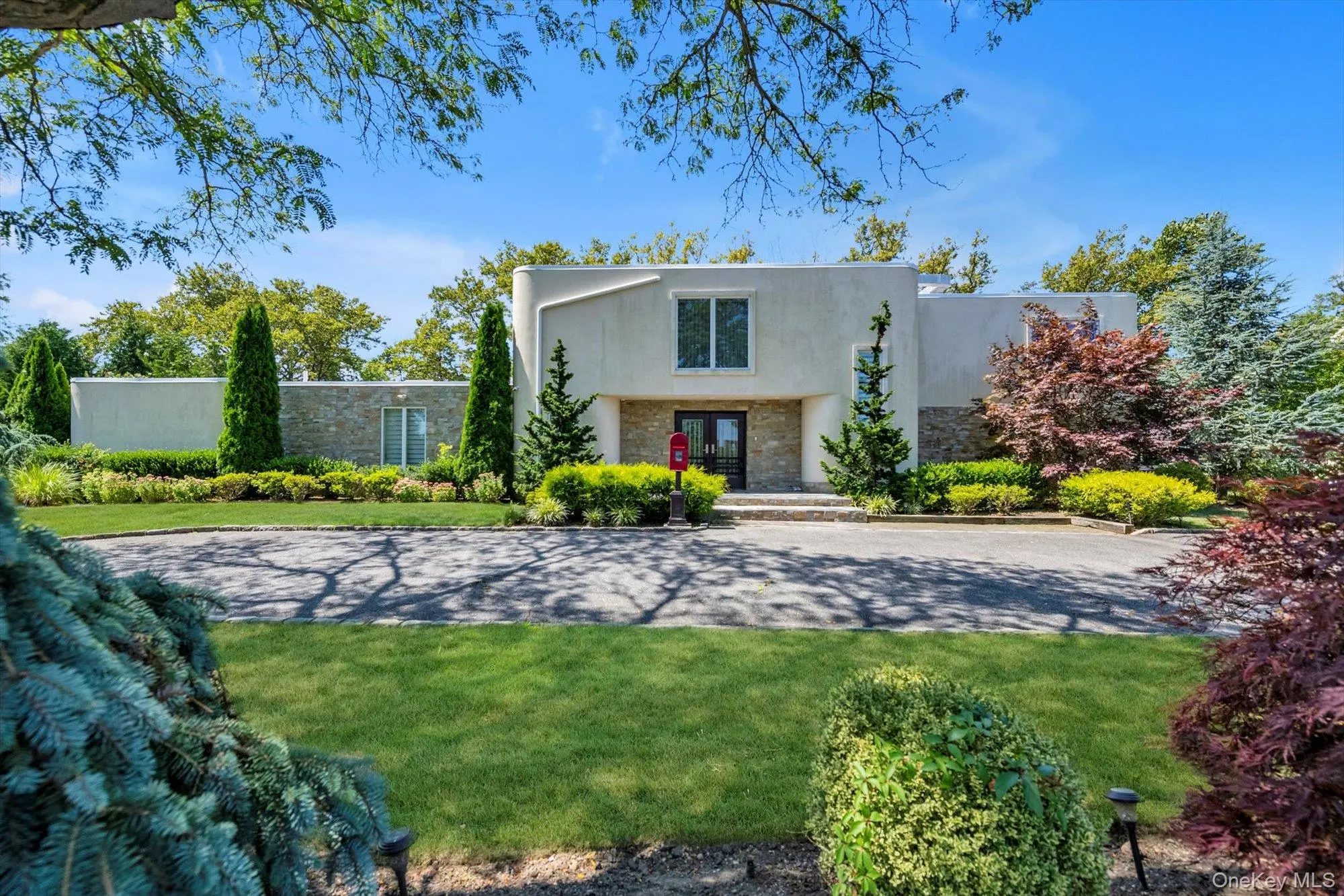 Photograph of 10 Macy Drive