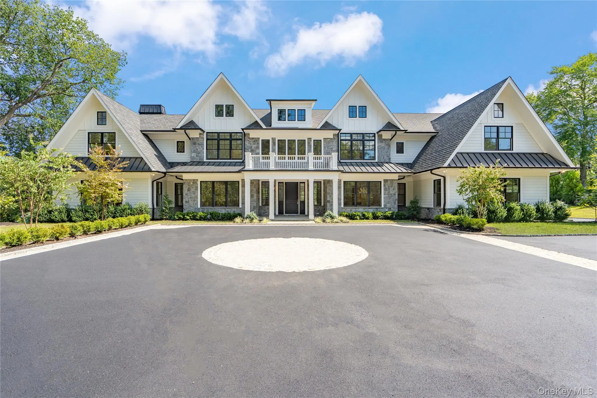 Photograph of 8 Dogwood Hill
