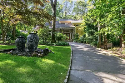 Photograph of 18 Roundtree Drive