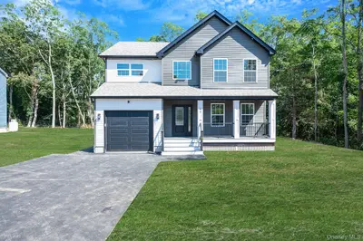 Photograph of 39 Lakeview Drive
