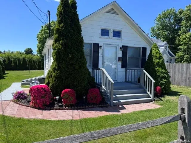 Photograph of 19 Carlson Lane