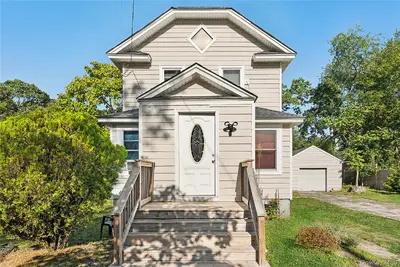 Photograph of 135 Lake Avenue
