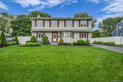 Photograph of 70 Hunter Lane